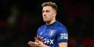 Liam Delap từ chối Man United để gia nhập CLB Chelsea?