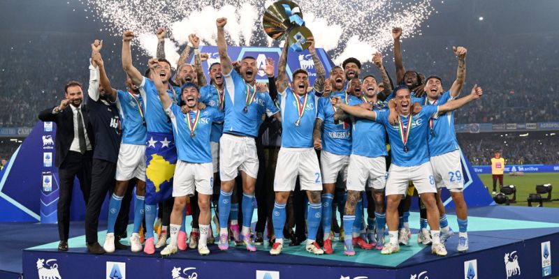 Napoli có lần thứ 4 chinh phục ngôi vương tại Serie A
